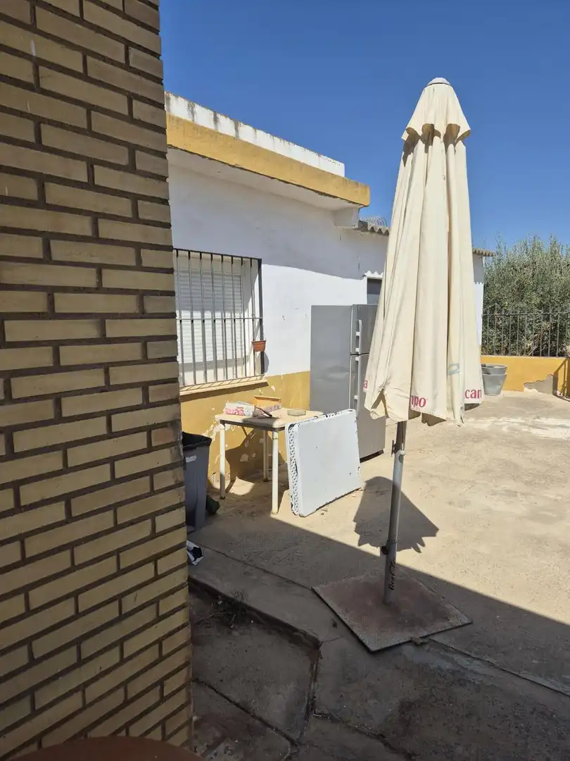 Casa rústica en venda a La Puebla del Río, imagen 4