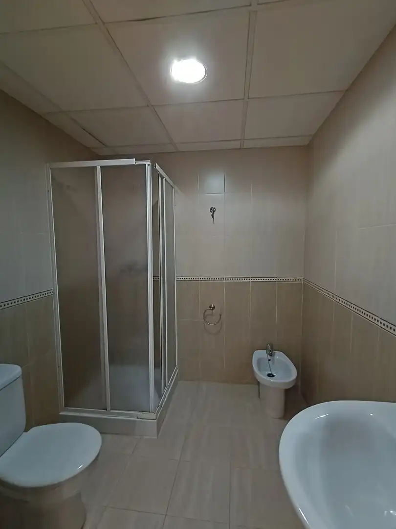 Baño de Piso de alquiler en Murcia con Trastero y Amueblado