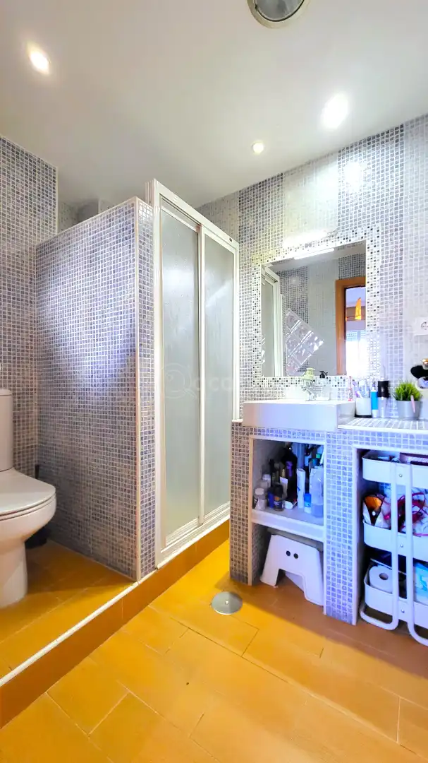 Bathroom of Flat for sale in Málaga  with Air Conditioner, Heating and Terrace