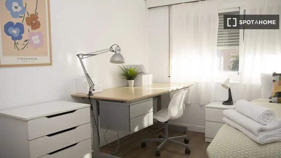 Habitación en El Plantinar – Avda. La Paz - El Juncal