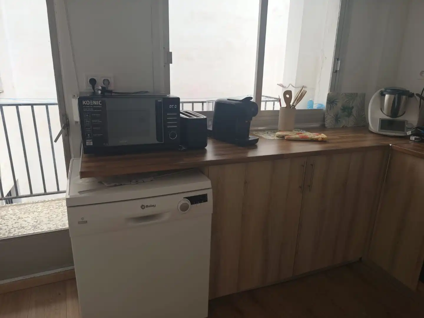 Cuina de Pis per a compartir en Chelva amb Aire condicionat, Calefacció i Moblat
