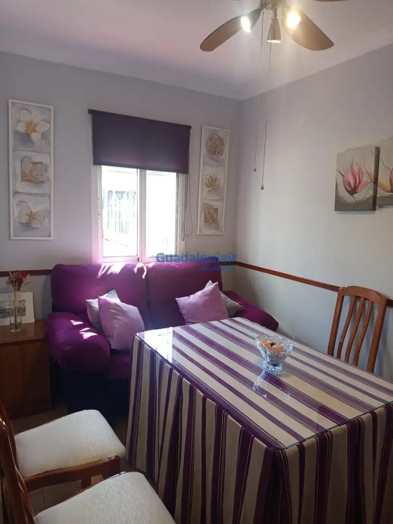 Sala de estar de Casa adosada en venta en Montequinto con Aire acondicionado, Jardín privado y Trastero