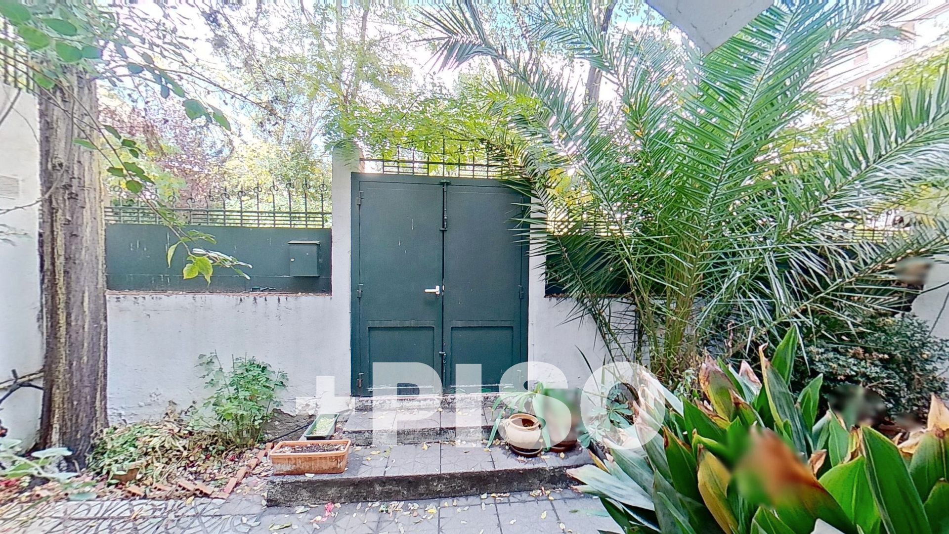 Exterior view of House or chalet for sale in  Madrid Capital  with Air Conditioner, Heating and Private garden