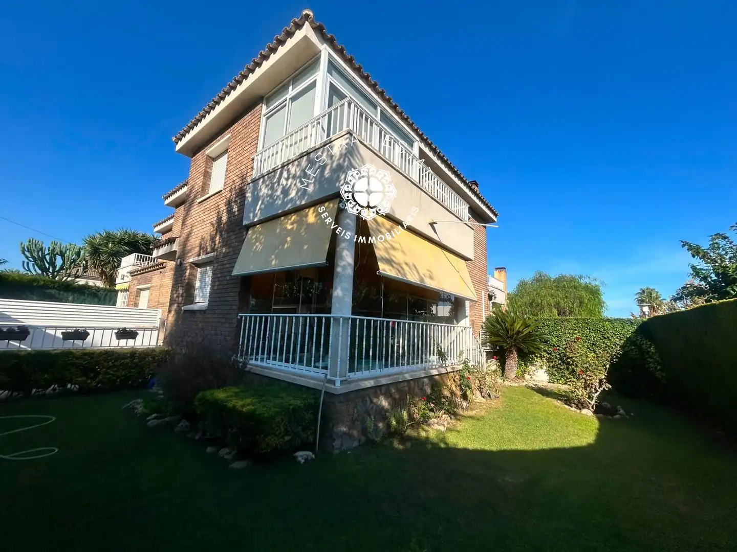 Maison mitoyenne avec piscine à vendre à Santiago Rusiñol
