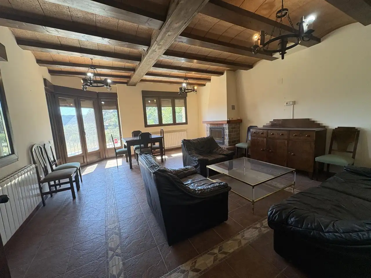 Living room of Detached homes for rent in El Berrueco  with Heating, Private garden and Storage room