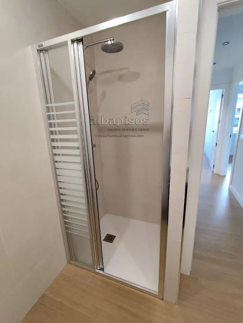Badezimmer von Wohnung zur Miete in Albacete mit Heizung, Terrasse und Abstellraum