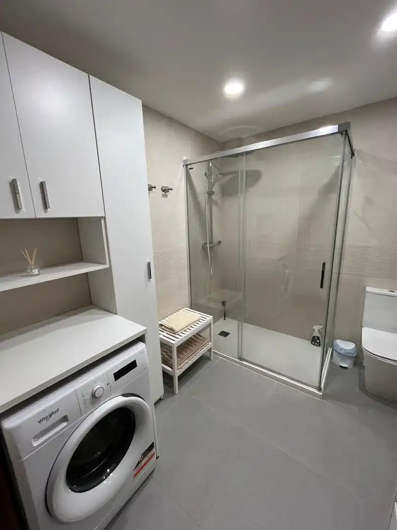 Badezimmer von Wohnung zur Miete in Valencia mit Klimaanlage, Heizung und Möbliert
