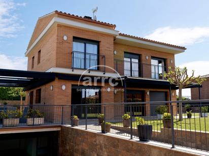 Vista exterior de Casa o xalet en venda en Cabrera de Mar amb Aire condicionat, Terrassa i Piscina