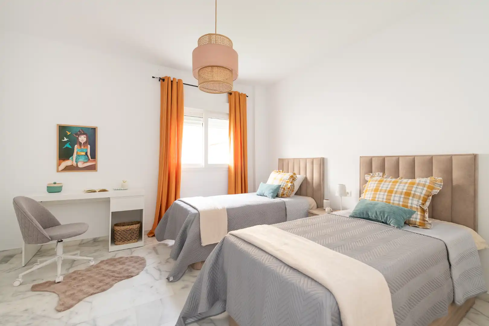 Habitación de Piso en venta en Estepona con Amueblado, Lavadora y Microondas