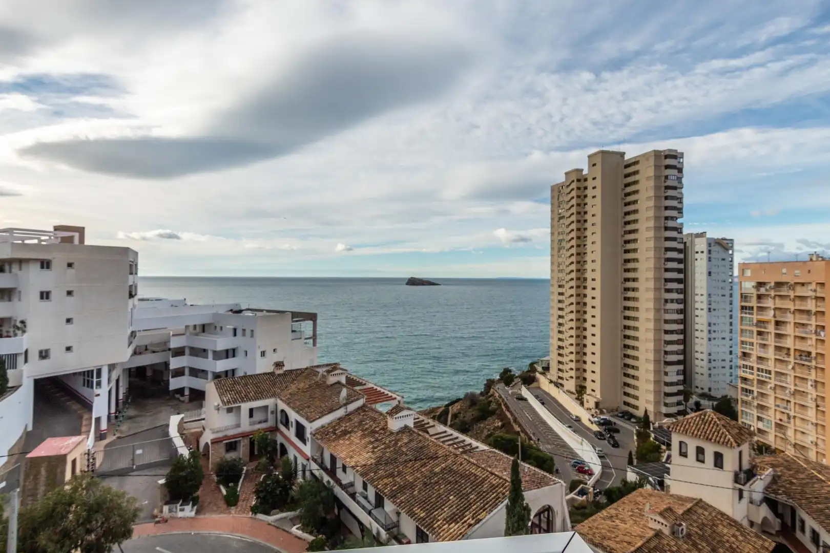 Vista exterior de Apartament en venda en Benidorm amb Terrassa, Traster i Piscina comunitària