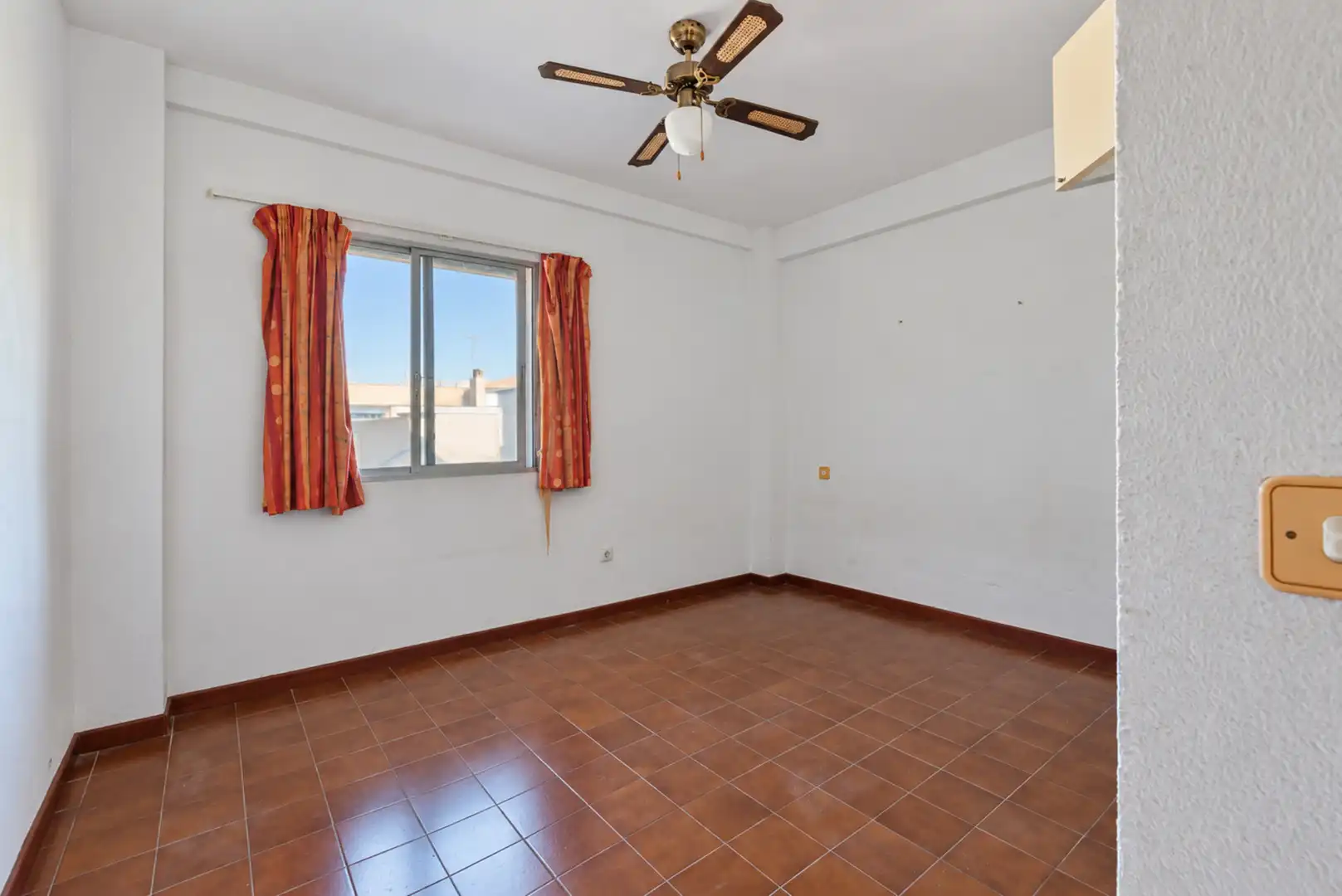 Habitación de Apartamento en venta en Calahonda 