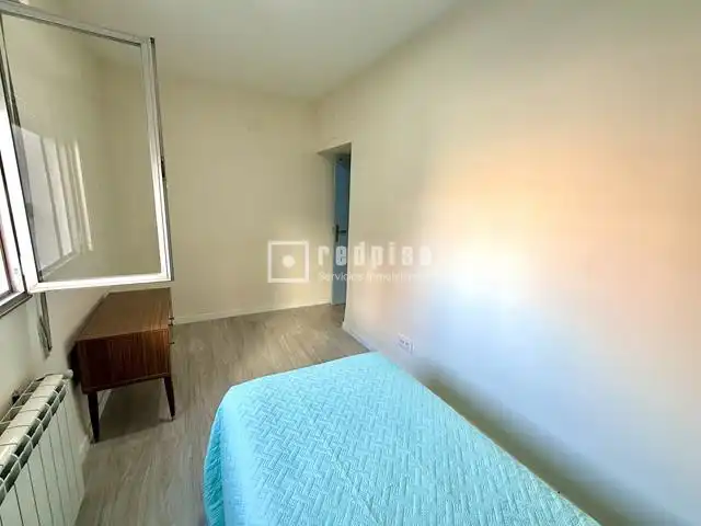 Habitación de Piso en venta en Madrid con Calefacción y Terraza