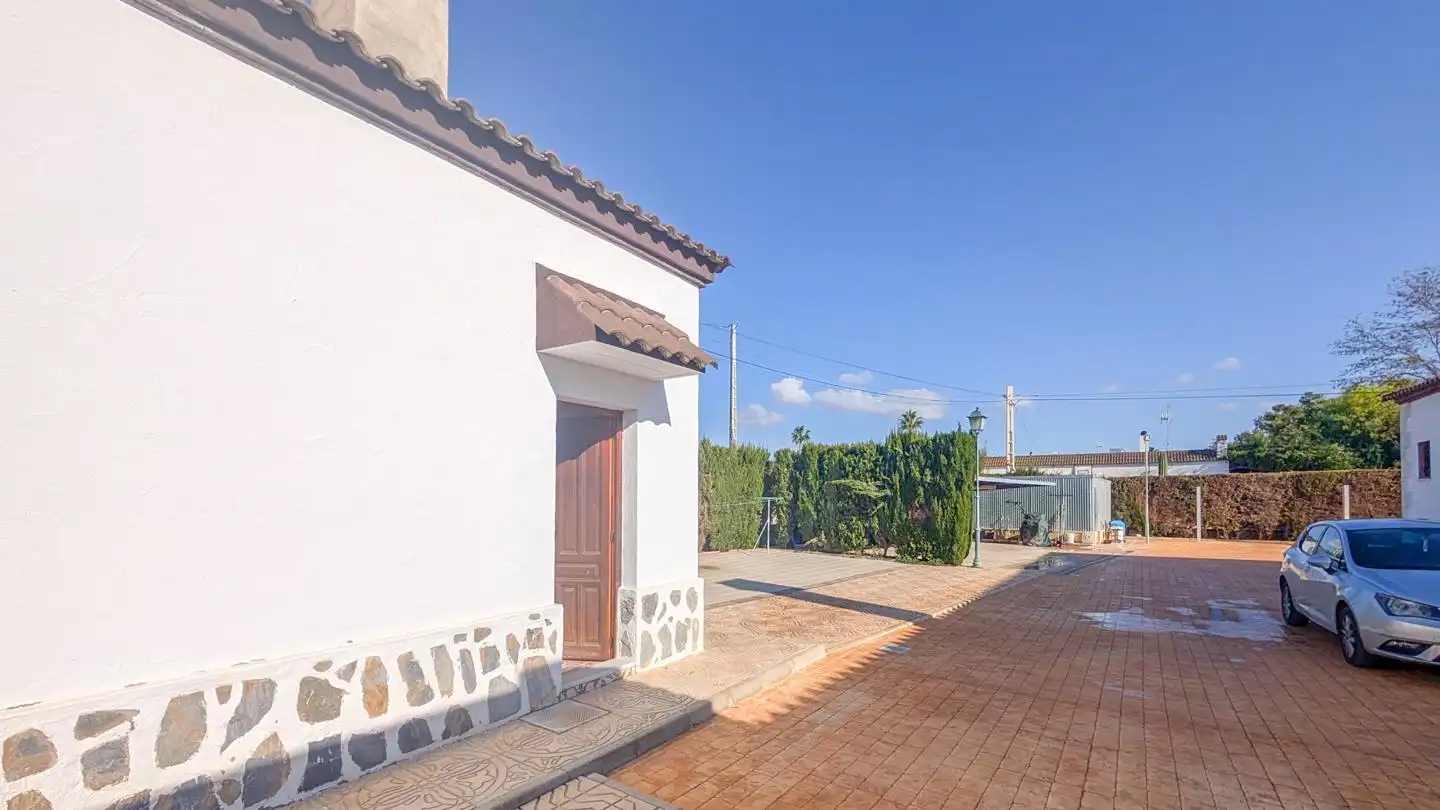 Vista exterior de Casa o chalet en venta en Crevillent con Aire acondicionado, Jardín privado y Terraza