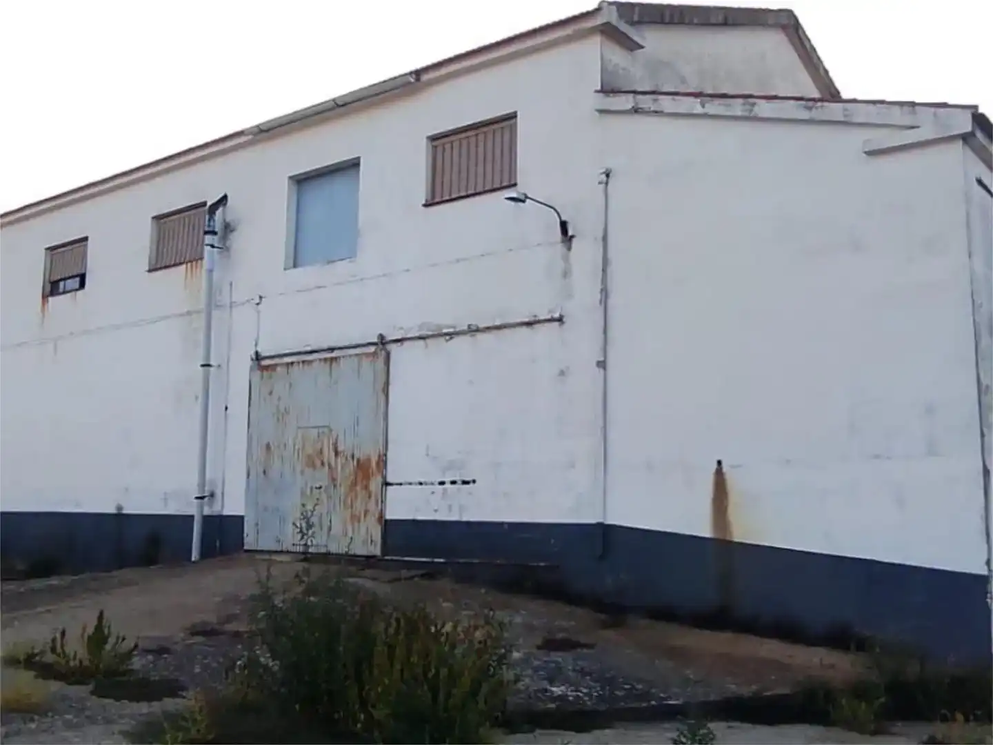 Vista exterior de Nau industrial en venda en Alcuéscar