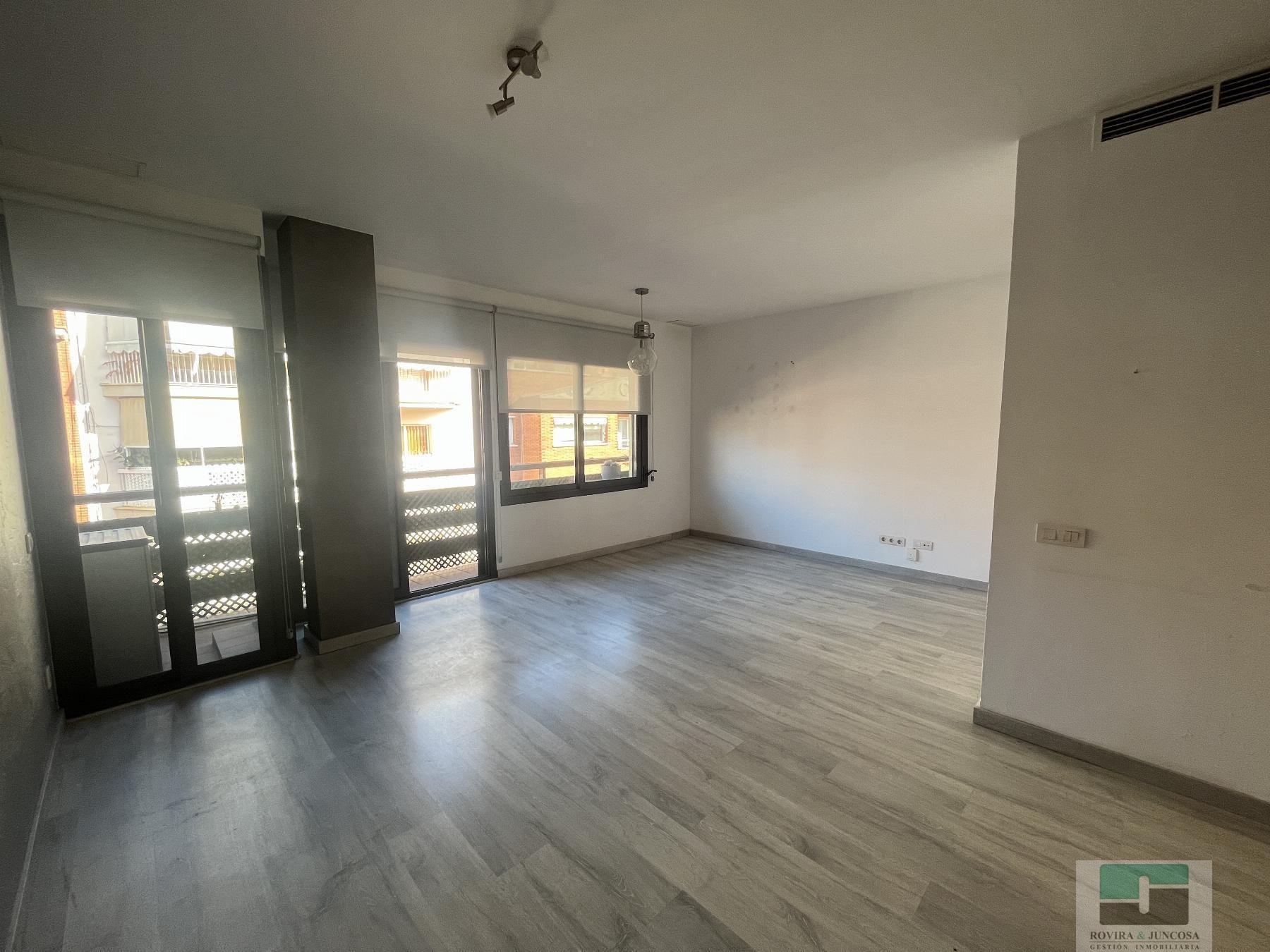 Duplex to rent in Montmar
