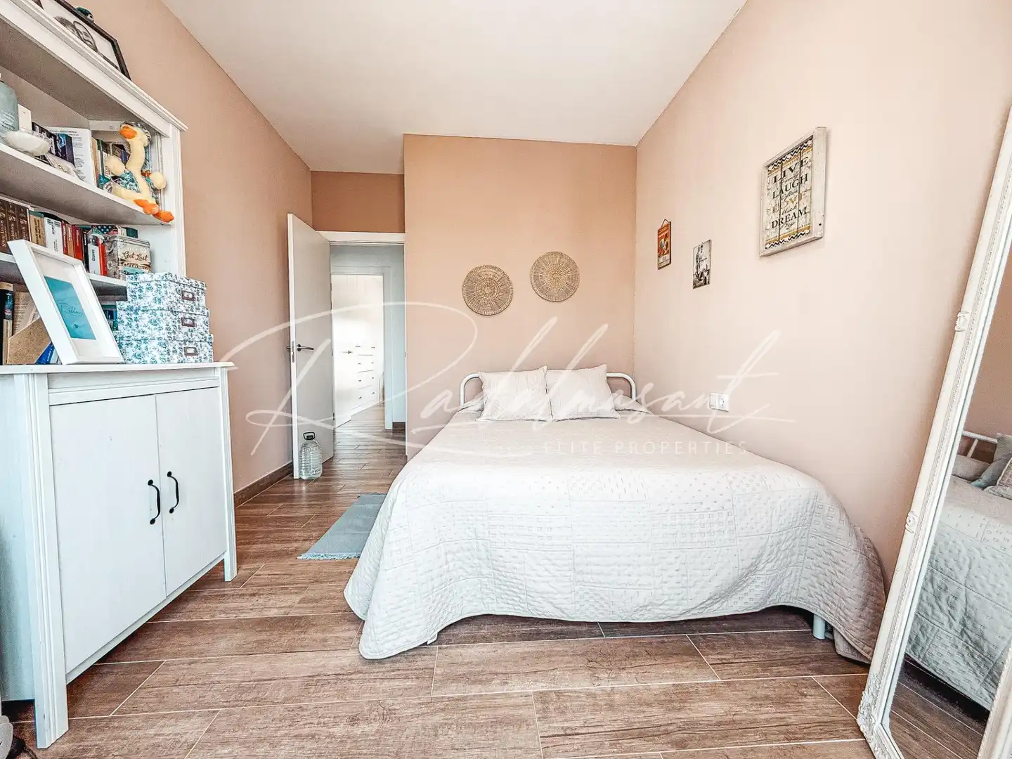 Habitación de Casa adosada en venta en Cambrils con Calefacción, Jardín privado y Terraza