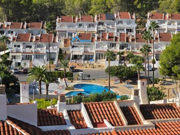 Casa a schiera con piscina in vendita a Escandinavia - Cautivador