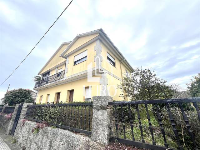 Casa-chalet en Venta en Cea