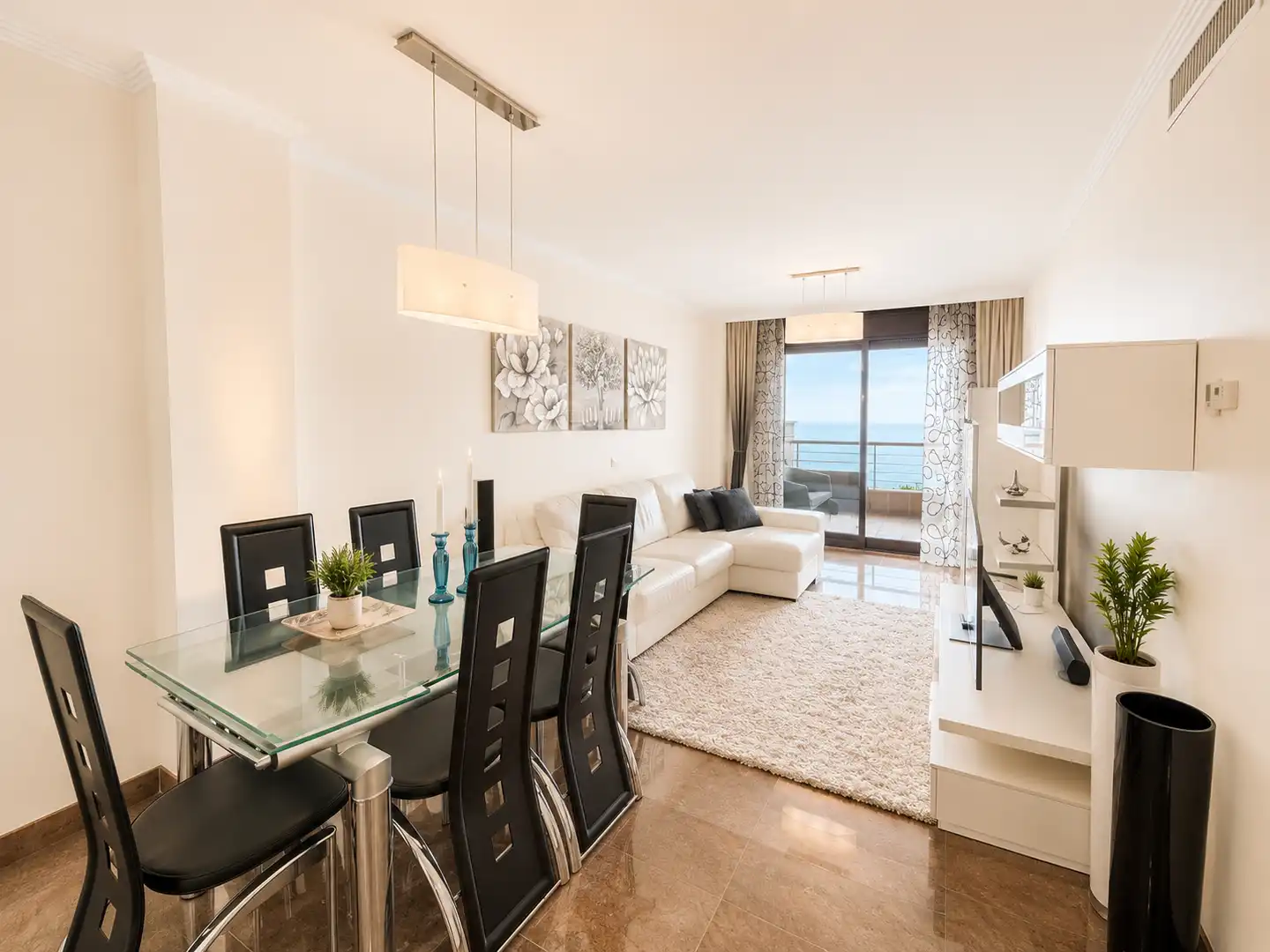 Sala d'estar de Dúplex en venda en Fuengirola amb Aire condicionat, Moblat i Forn