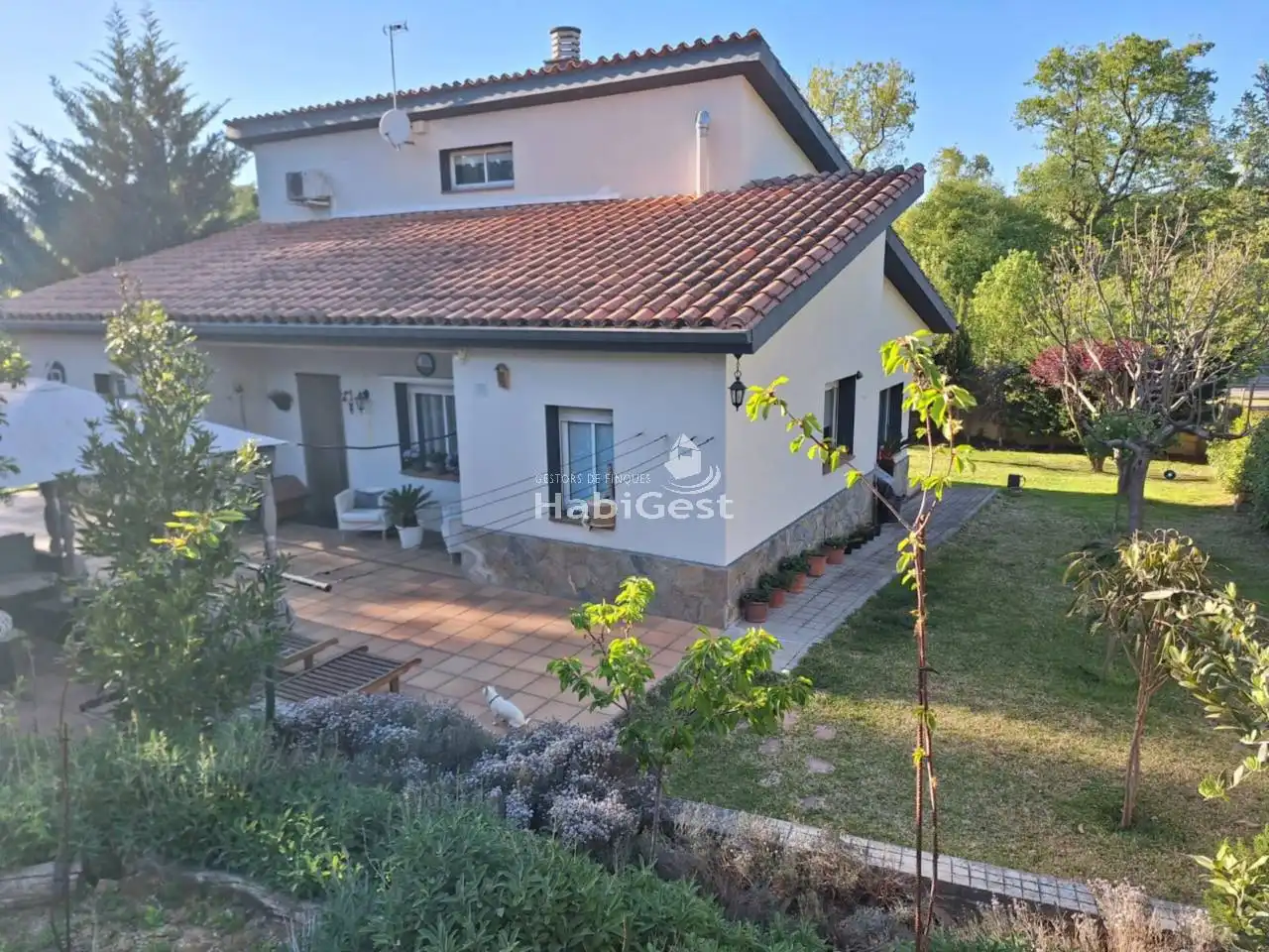 Vista exterior de Casa o xalet en venda en Vilobí d'Onyar amb Aire condicionat, Calefacció i Jardí privat