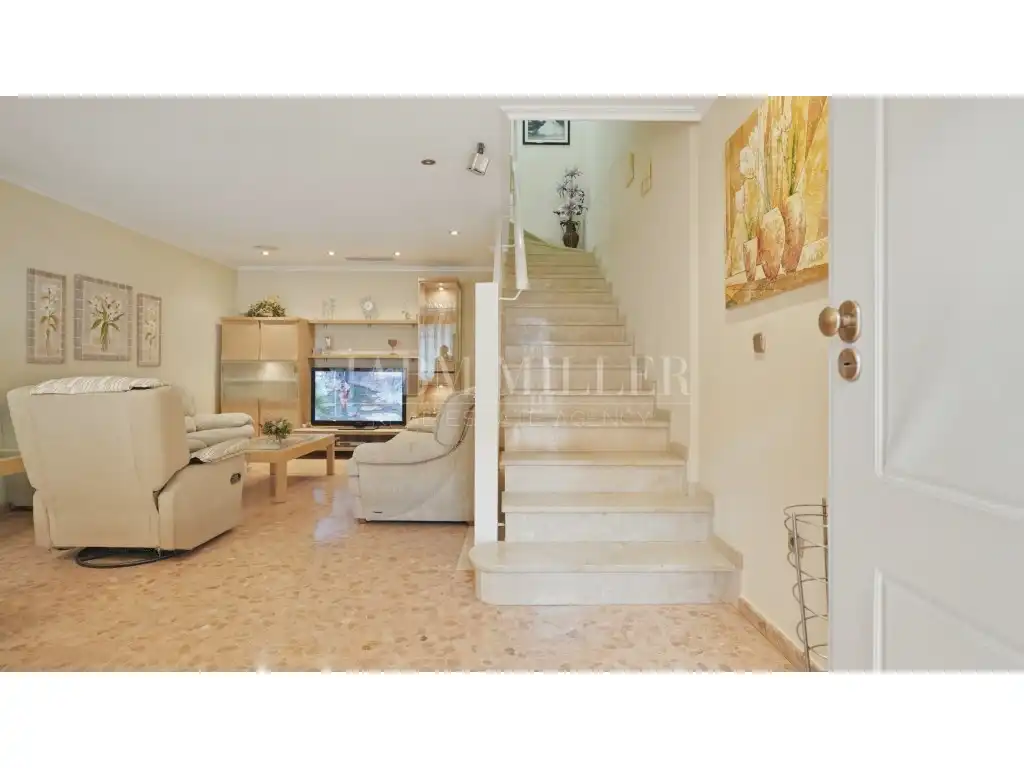Casa o chalet en venta en Elche / Elx con Aire acondicionado, Calefacción y Jardín privado