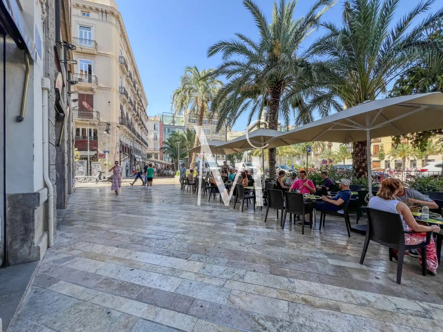 Vista exterior de Local de lloguer en Valencia