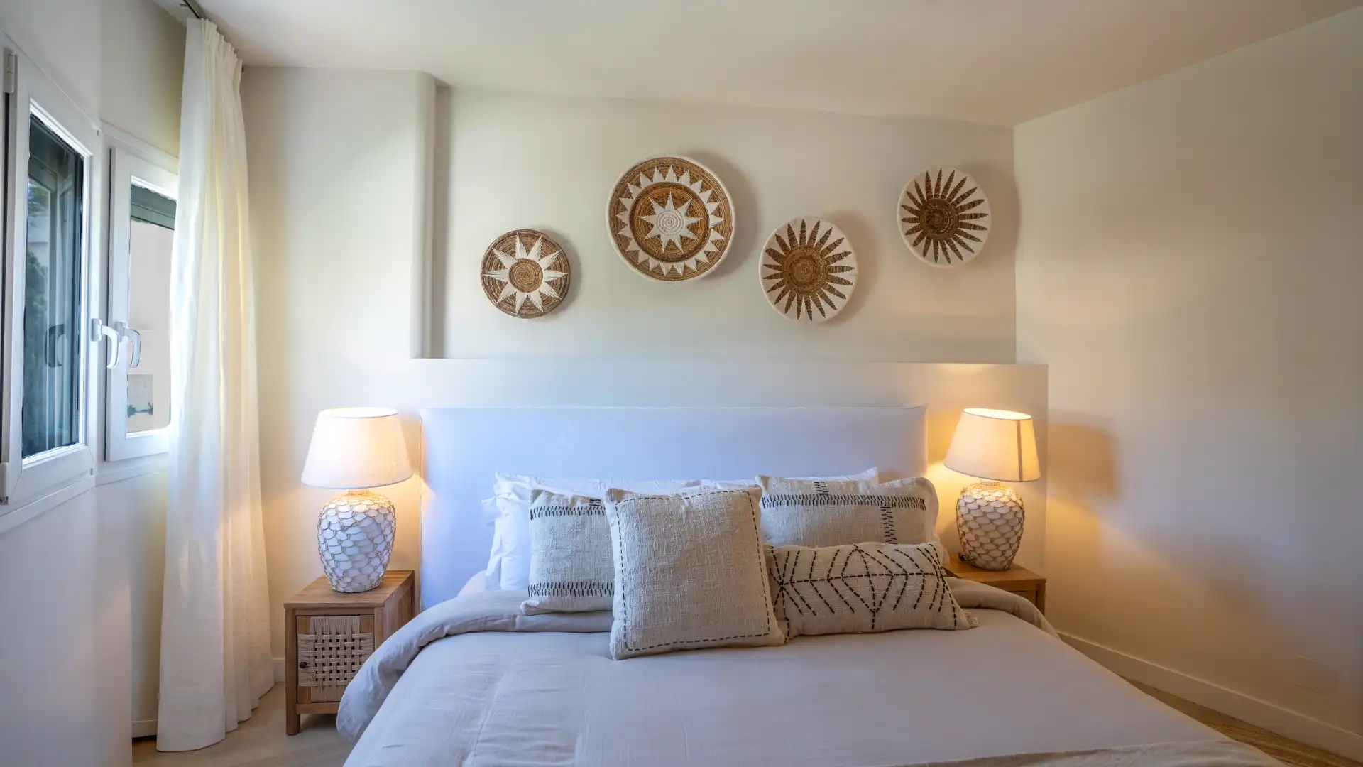 Schlafzimmer von Wohnungen zur Miete in Marbella mit Klimaanlage, Heizung und Terrasse