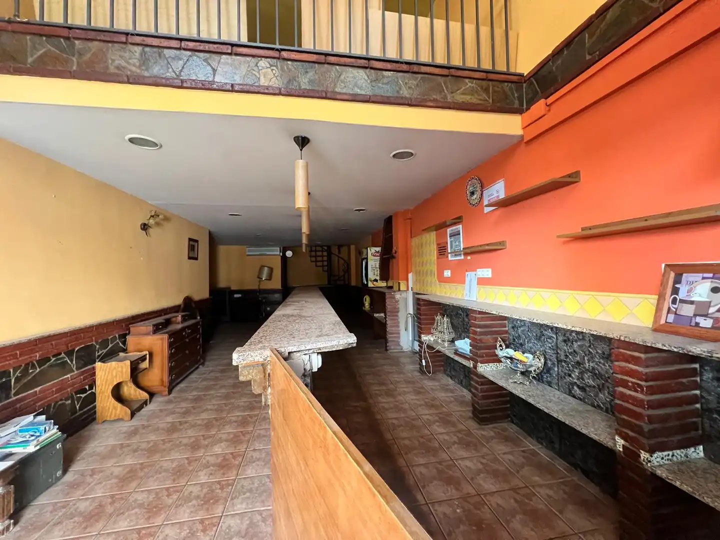 Local en venta en Cornellà de Llobregat
