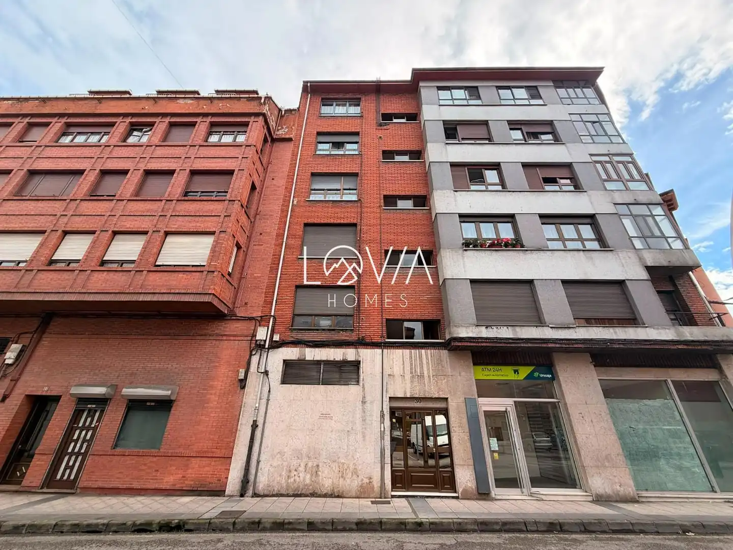 Vista exterior de Pis en venda en Langreo amb Calefacció, Terrassa i Moblat