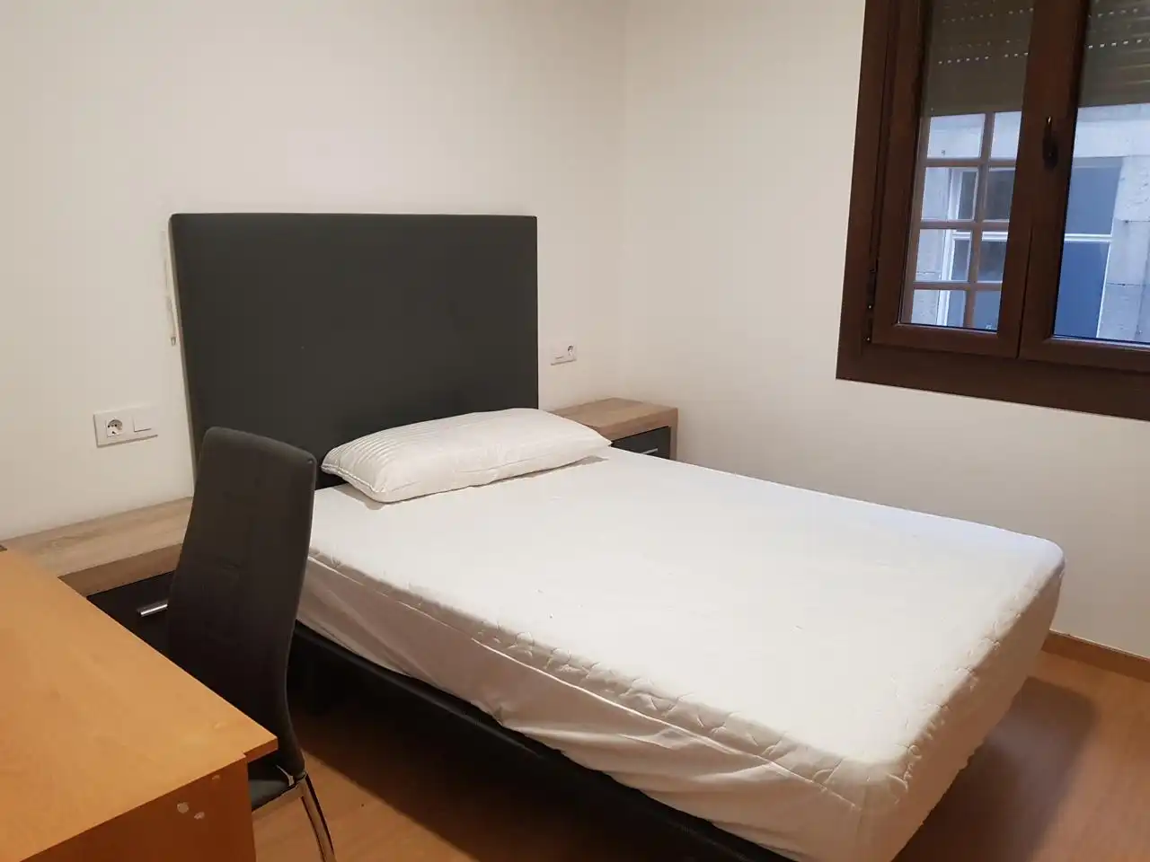 Bedroom of Flat for share in Casco Viejo