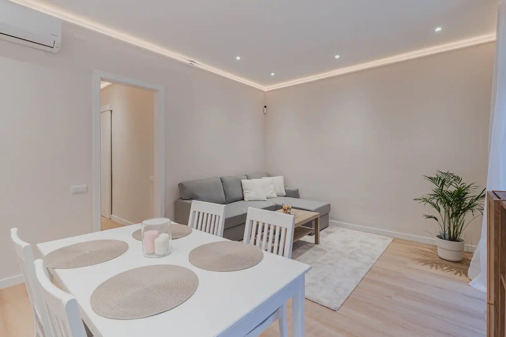 Flat with terrace for sale in Carrer de València, imagen 4