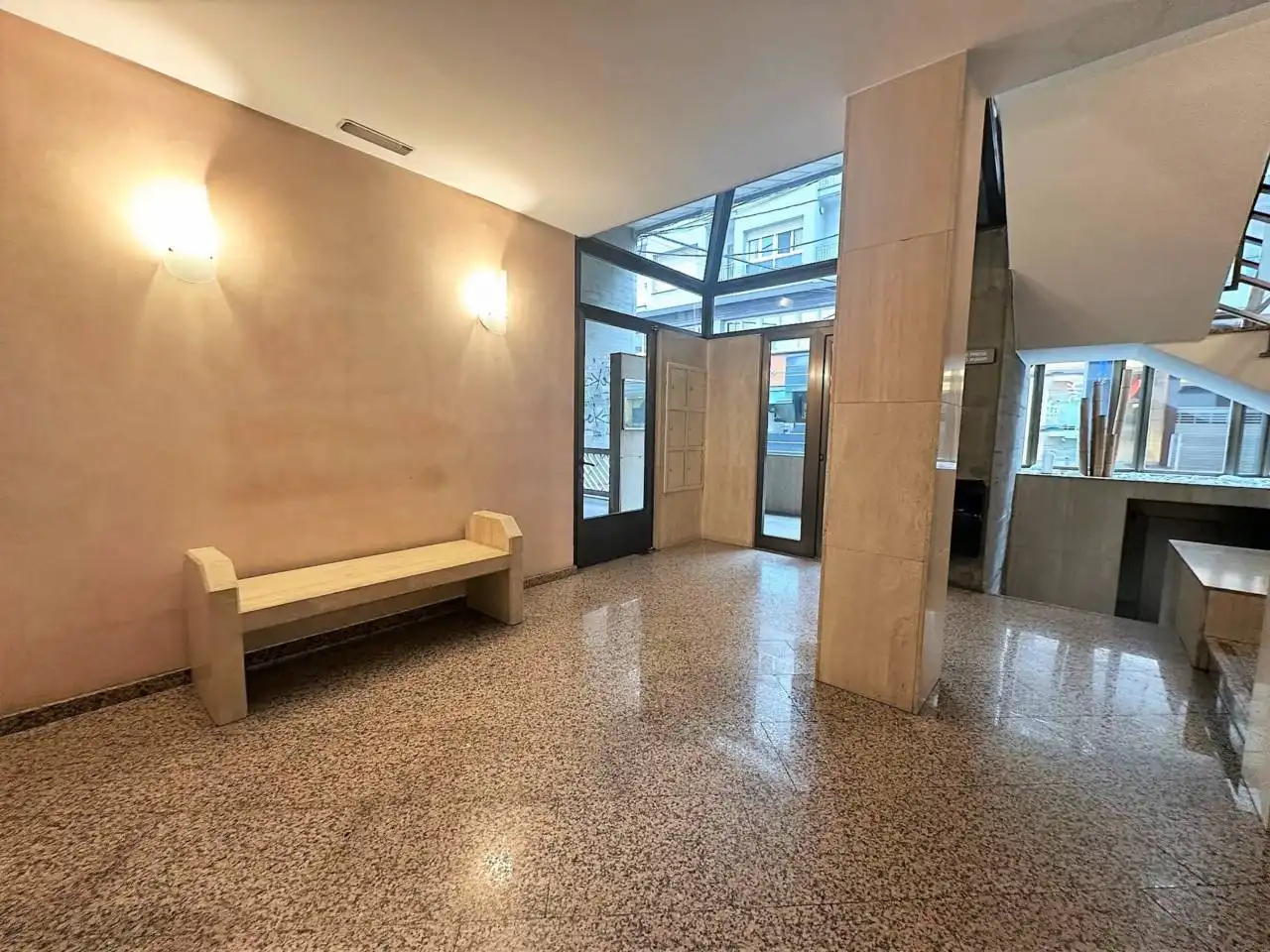 Local en venta en Girona con Aire acondicionado
