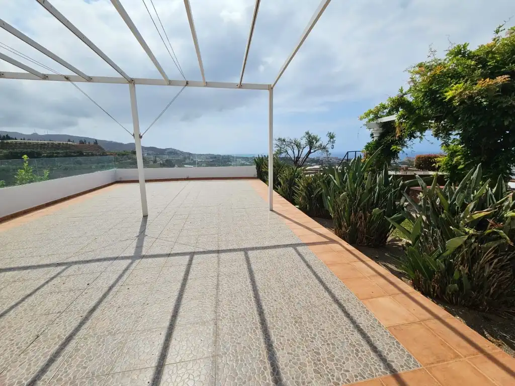 Terrassa de Casa o xalet en venda en Torrox amb Aire condicionat, Jardí privat i Terrassa