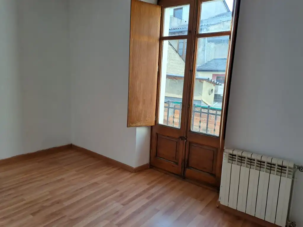 Schlafzimmer von Wohnungen zum Verkauf in Puigcerdà mit Heizung, Parkett und Abstellraum
