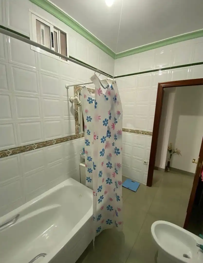 Bathroom of Houses for sale in Morón de la Frontera
