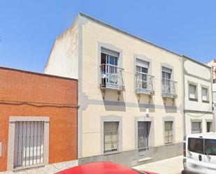 Exterior view of Single-family semi-detached for sale in Badajoz Capital  with Private garden