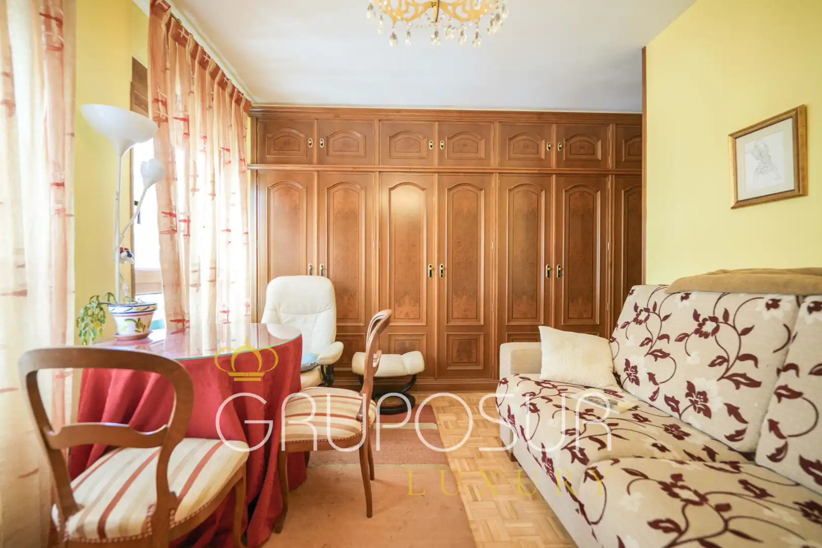 Sala d'estar de Pis en venda en Valladolid amb Calefacció, Parquet i Forn