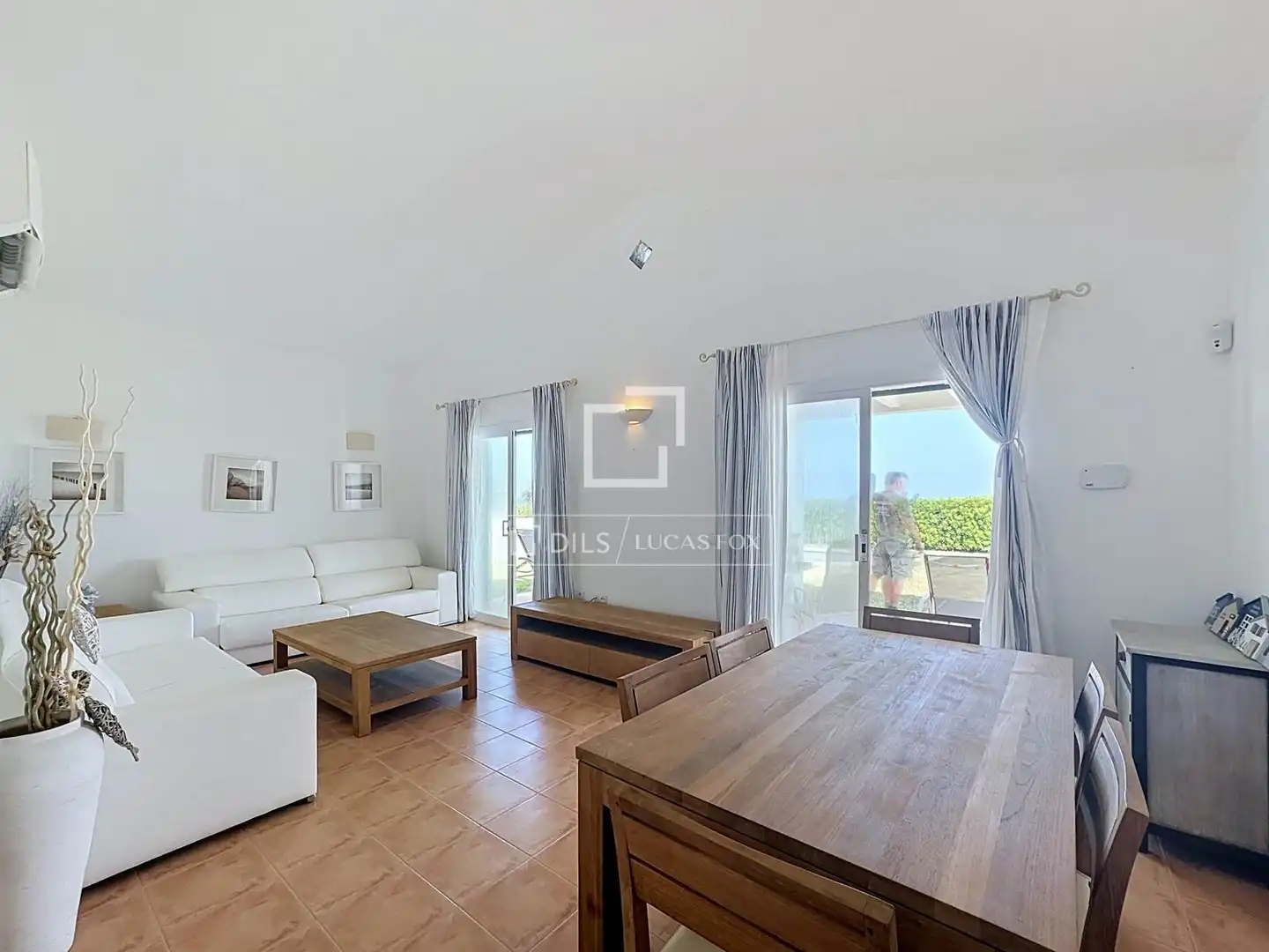Sala d'estar de Casa o xalet en venda en Ciutadella de Menorca amb Aire condicionat, Jardí privat i Piscina