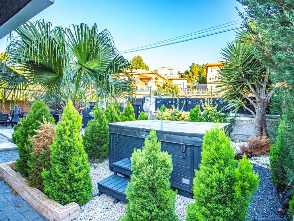 Terrasse von Haus oder Chalet zum Verkauf in Calafell mit Klimaanlage, Schwimmbad und Balkon