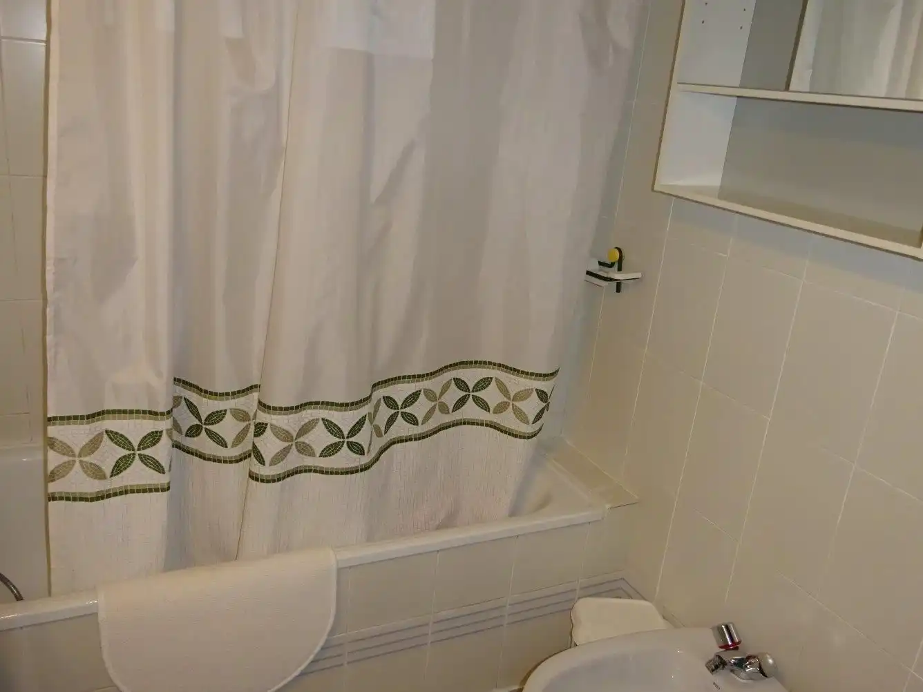 Baño de Apartamento de alquiler en Sevilla con Aire acondicionado, Calefacción y Amueblado