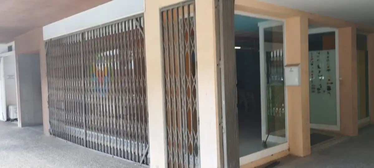 Business premises for sale in Carrer de la Lluna, imagen 7