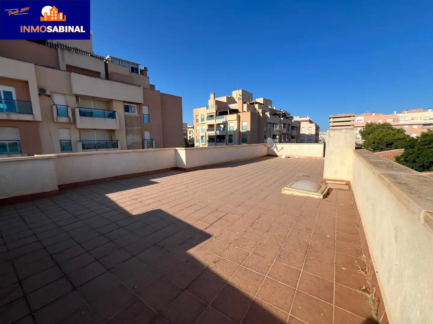 Terrassa de Casa adosada en venda en Roquetas de Mar amb Aire condicionat, Calefacció i Terrassa