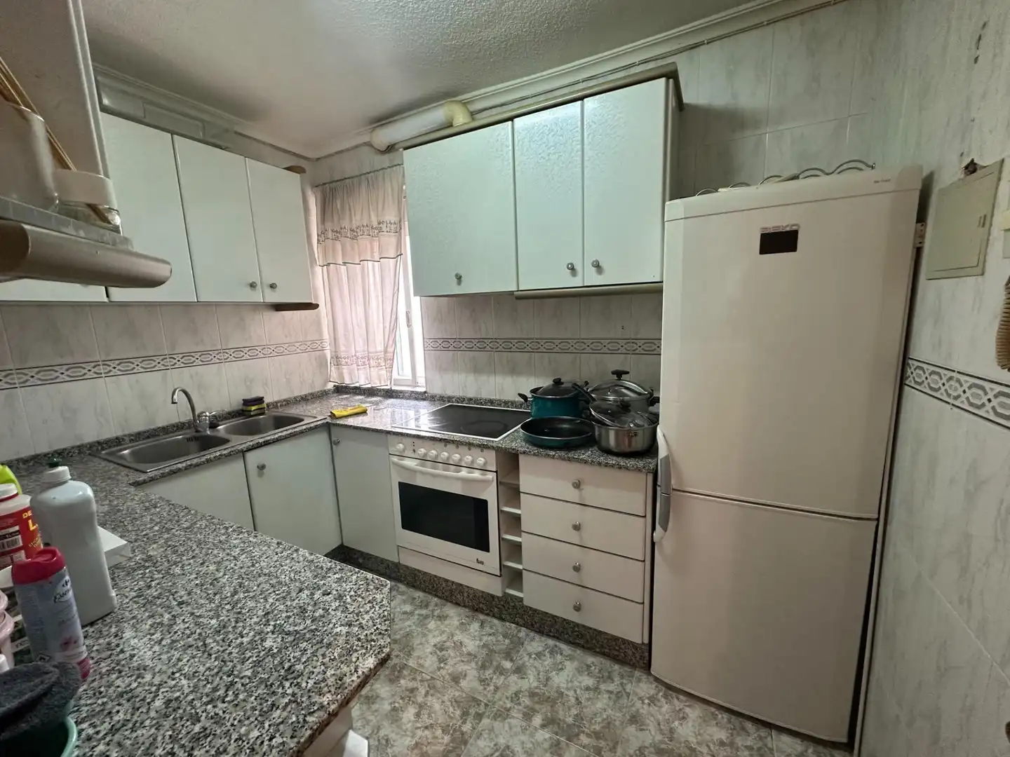 Cocina de Apartamento en venta en Alicante / Alacant con Aire acondicionado, Amueblado y Balcón