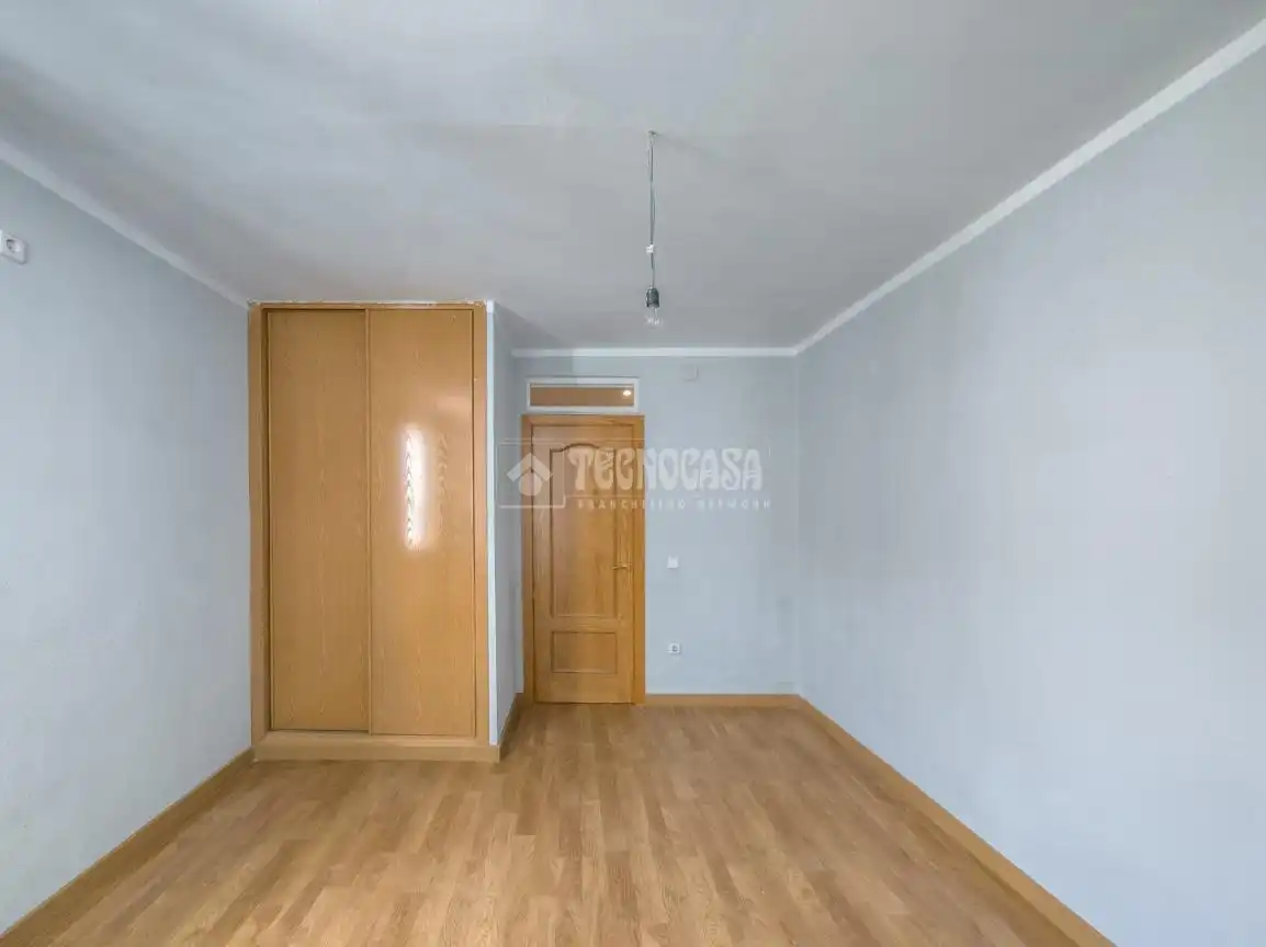 Habitación de Piso en venta en Madrid con Alarma