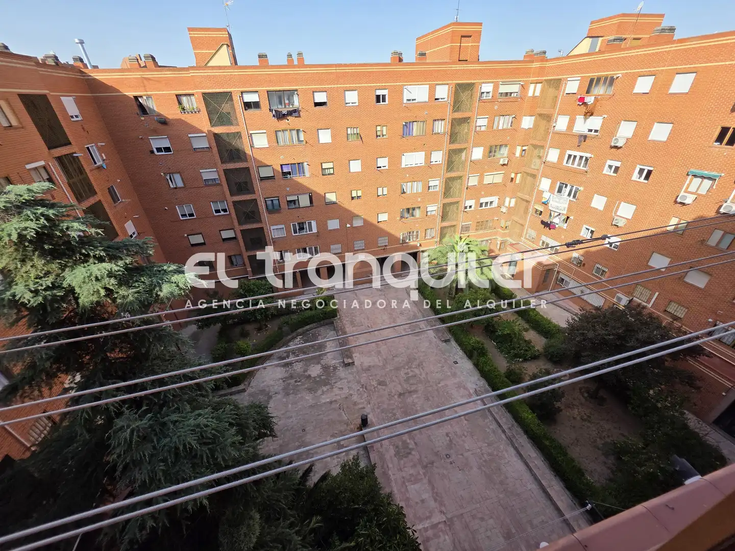 Vista exterior de Pis en venda en Madrid amb Aire condicionat, Terrassa i Moblat