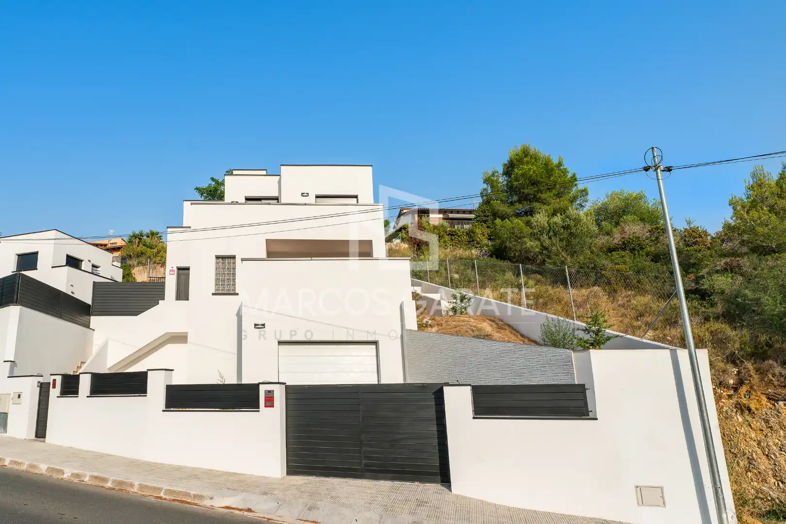 Casa con terraza en venta en Avinguda Marca Hispànica, imagen 3
