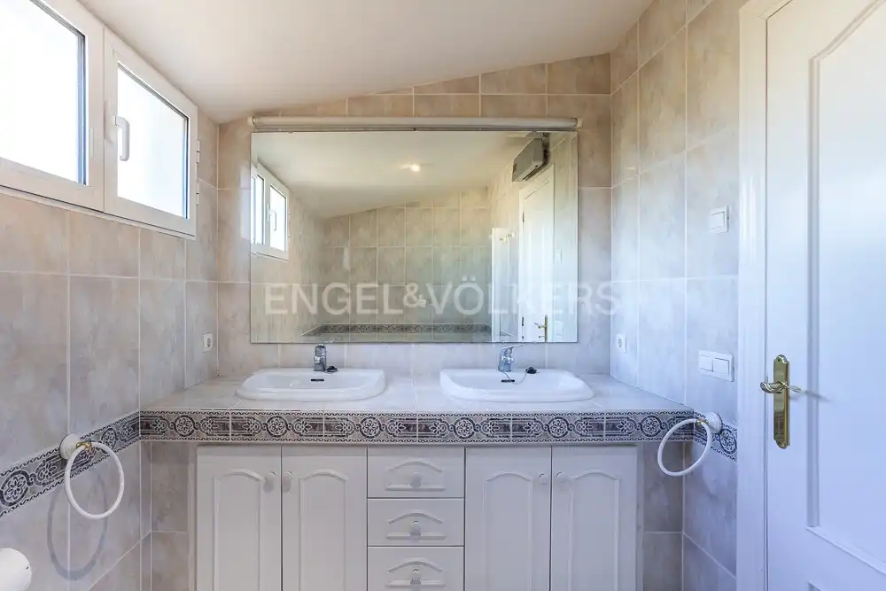 Bathroom of Houses for sale in Dénia  with Air Conditioner, Heating and Private garden
