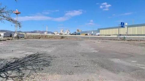 Foto 4 de Terreno industrial en venta en Avenida de Abril - 9 de Octubre, Sagunto / Sagunt