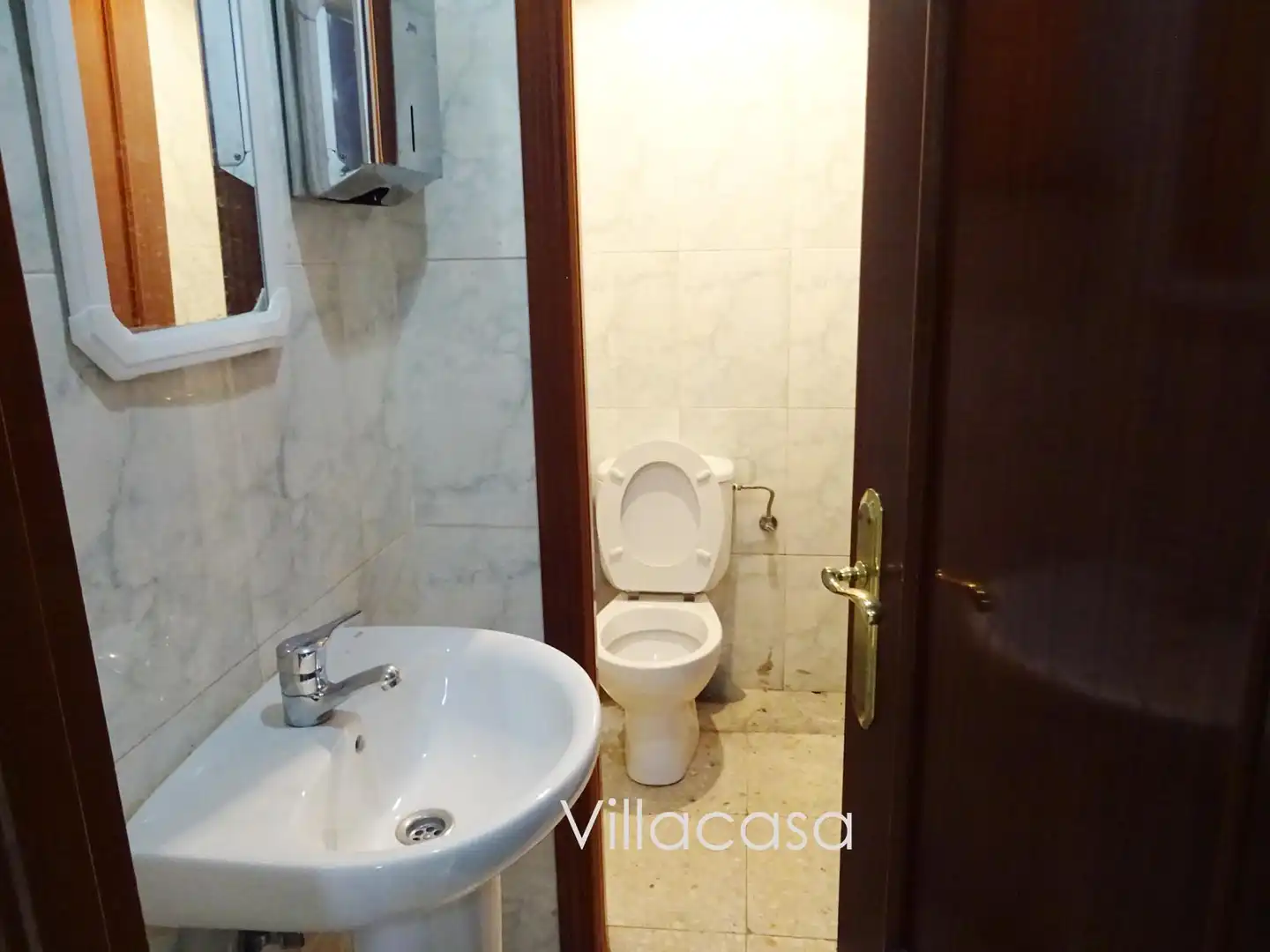Baño de Local de alquiler en Madrid
