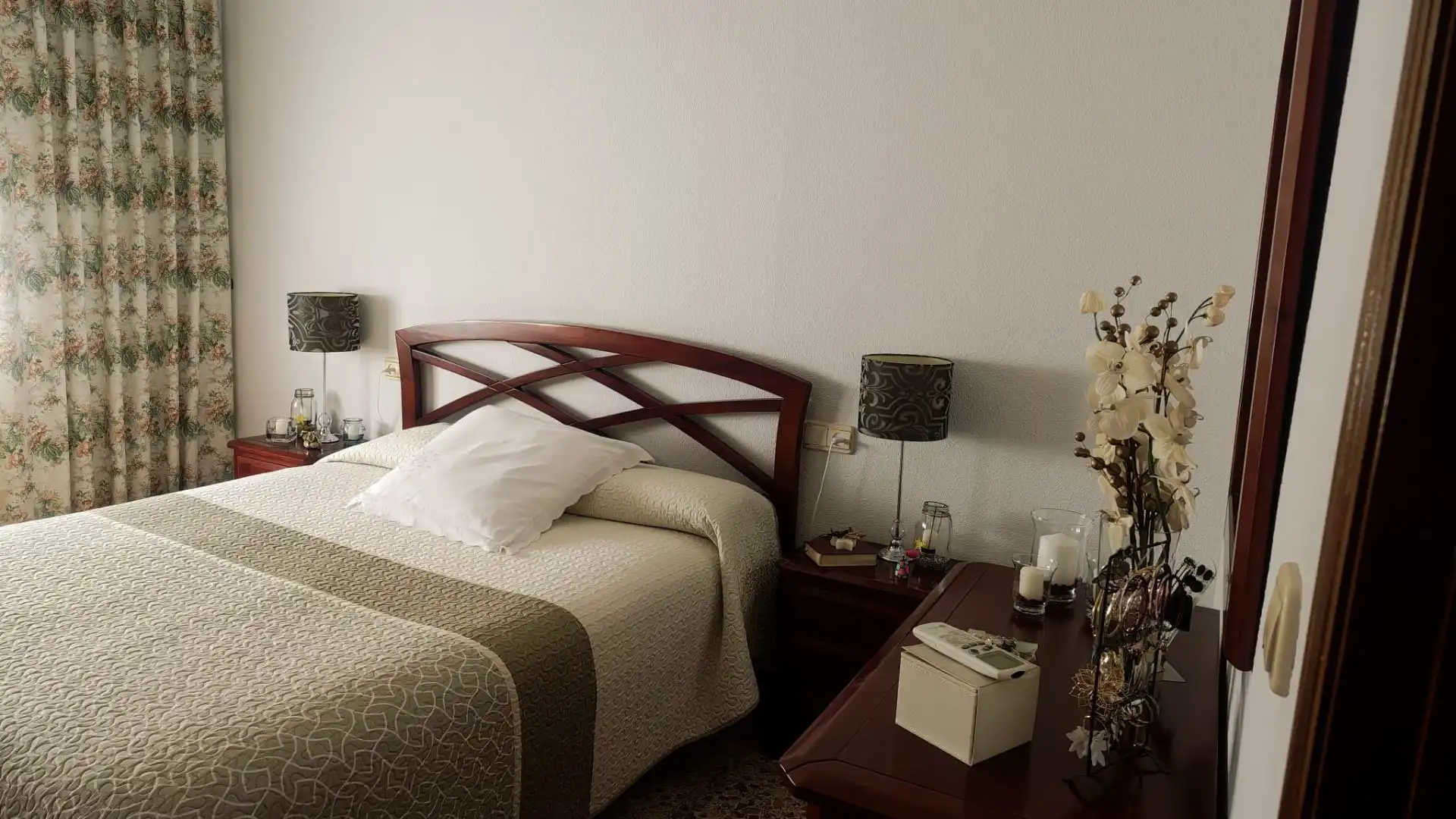 Schlafzimmer von Einfamilien-Reihenhaus zum Verkauf in Argamasilla de Calatrava mit Klimaanlage, Heizung und Abstellraum